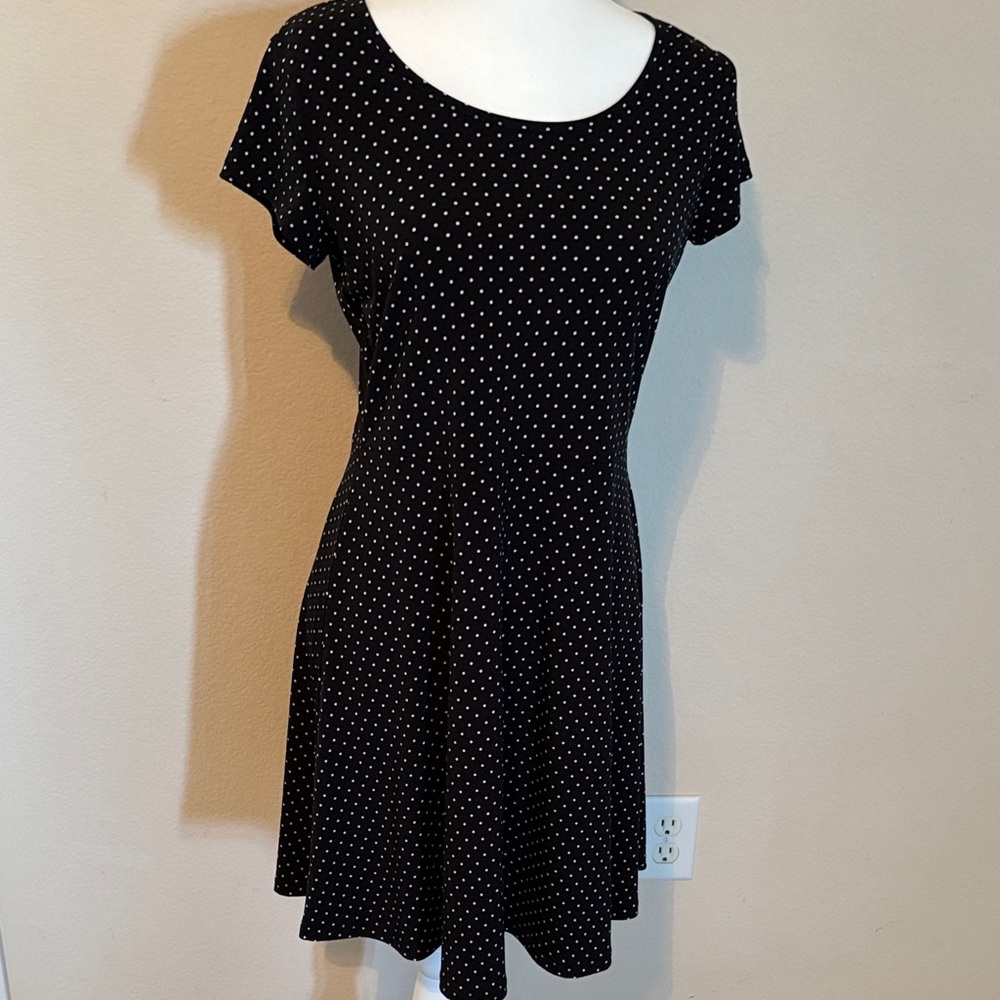 Michael Kors Black/White Polka Dot Short Sleeve Dress. SZ M like new.